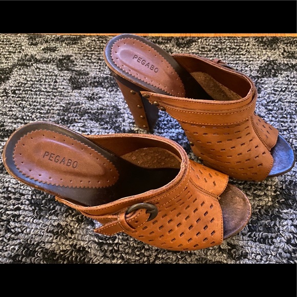 $15.00 
PEGABO Vintage Pegabo Sandals - Picture 2 of 11